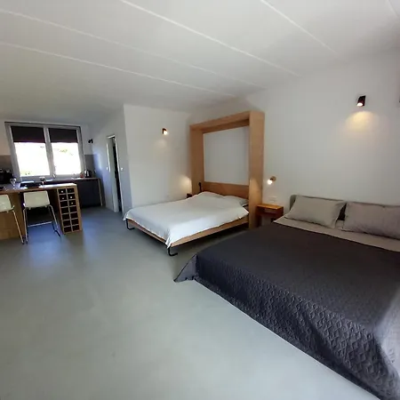 Apartment Fully Renovated Stinjan Near The
