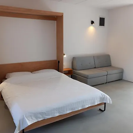 Fully Renovated Stinjan Near The Apartment *